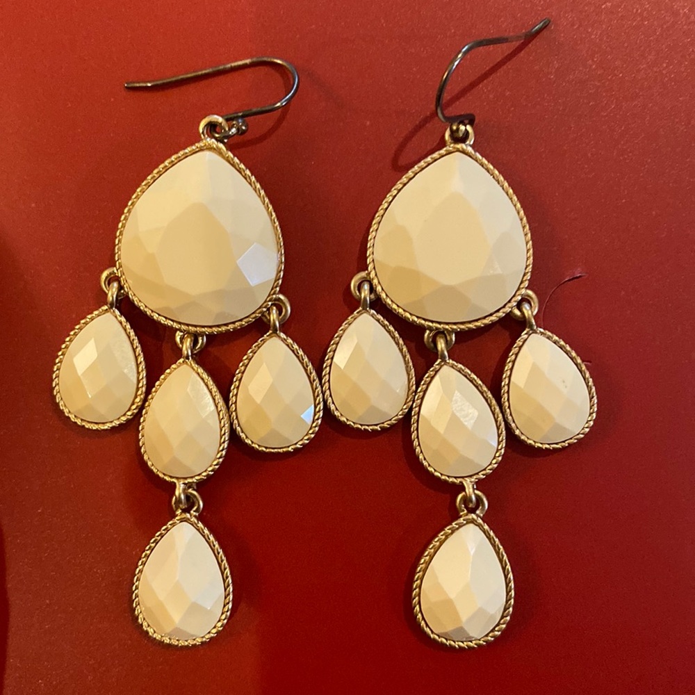 Dangle earring, faux ivory stone, gold tone